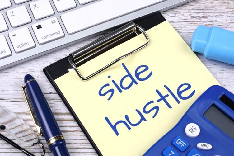 Great Side Hustles for Mature Women to Consider in 2026