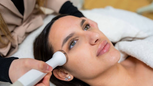 Why Skin Tightening Treatment Is the Best Way to Renew Your Skin